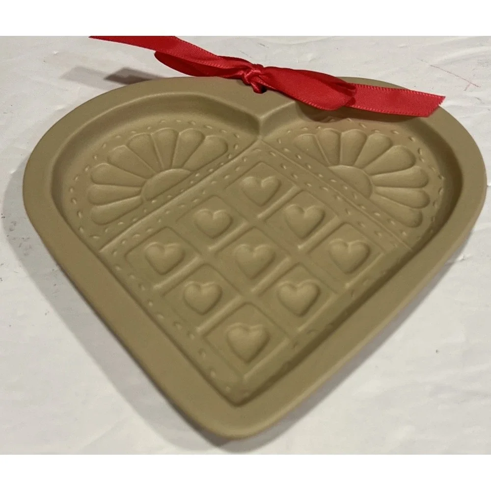 Heart Quilt 1996 Brown Bag Cookie‎ Art Vintage Heart Cookie Mold